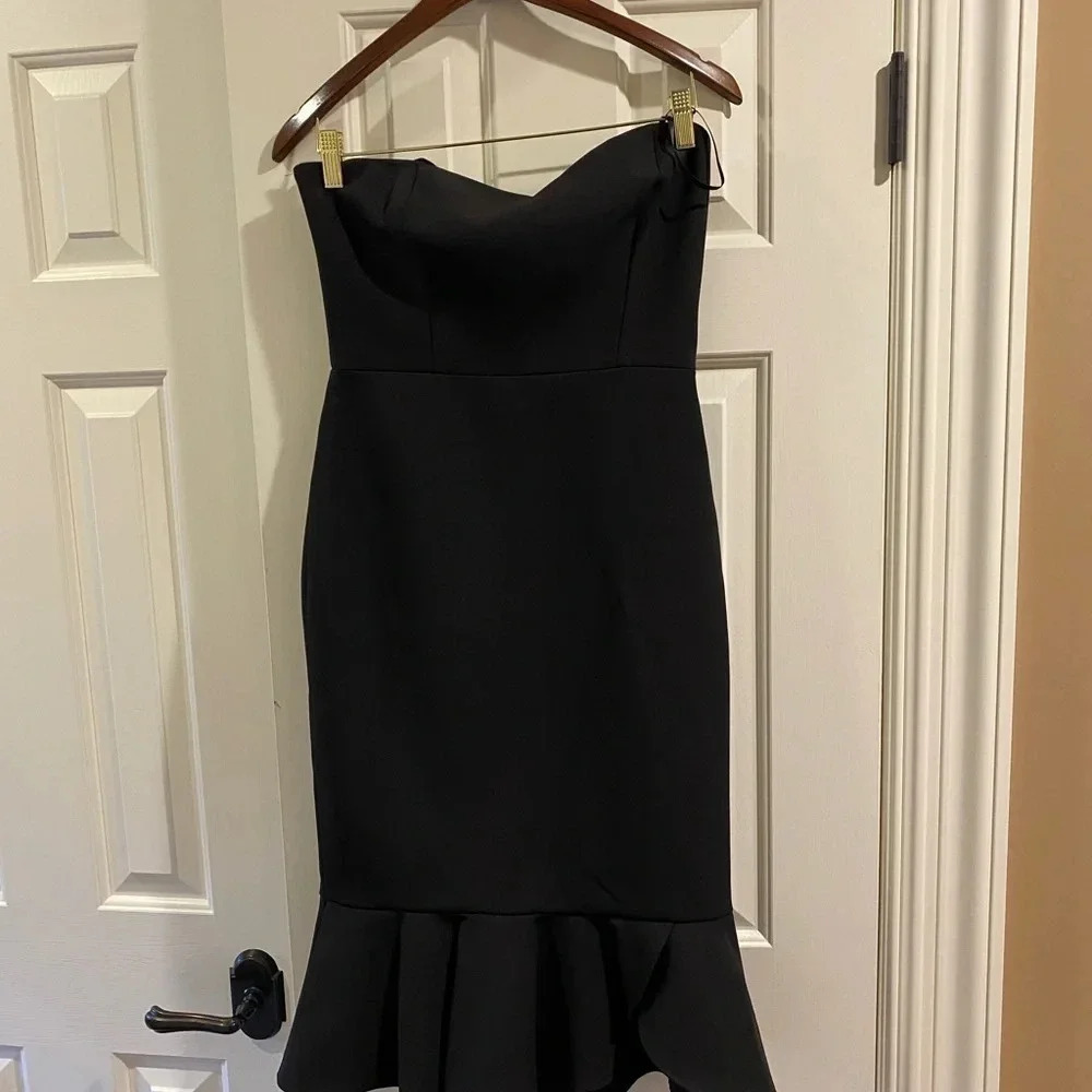 Bcbgmaxazria Women’s Black Sweetheart Strapless Fluted Sheath Dress Size 6